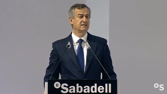 Las cifras de Banco Sabadell 'obligan' a BBVA a rascarse el bolsillo 1 Merca2.es César González-Bueno.
