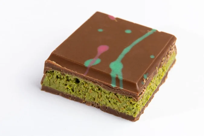 Te enseñamos a hacer el fenómeno del chocolate de Dubái: Lujo crujiente de pistacho en cada bocado 4 Merca2.es la cuna de chocolate dulce de dubai con pistacho Merca2.es