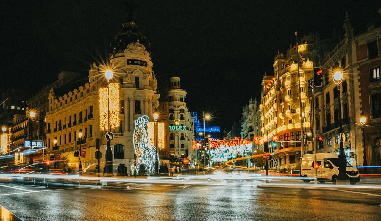 El ‘fantasma’ de la Gran Vía de Madrid: un secreto en lo alto de un edificio