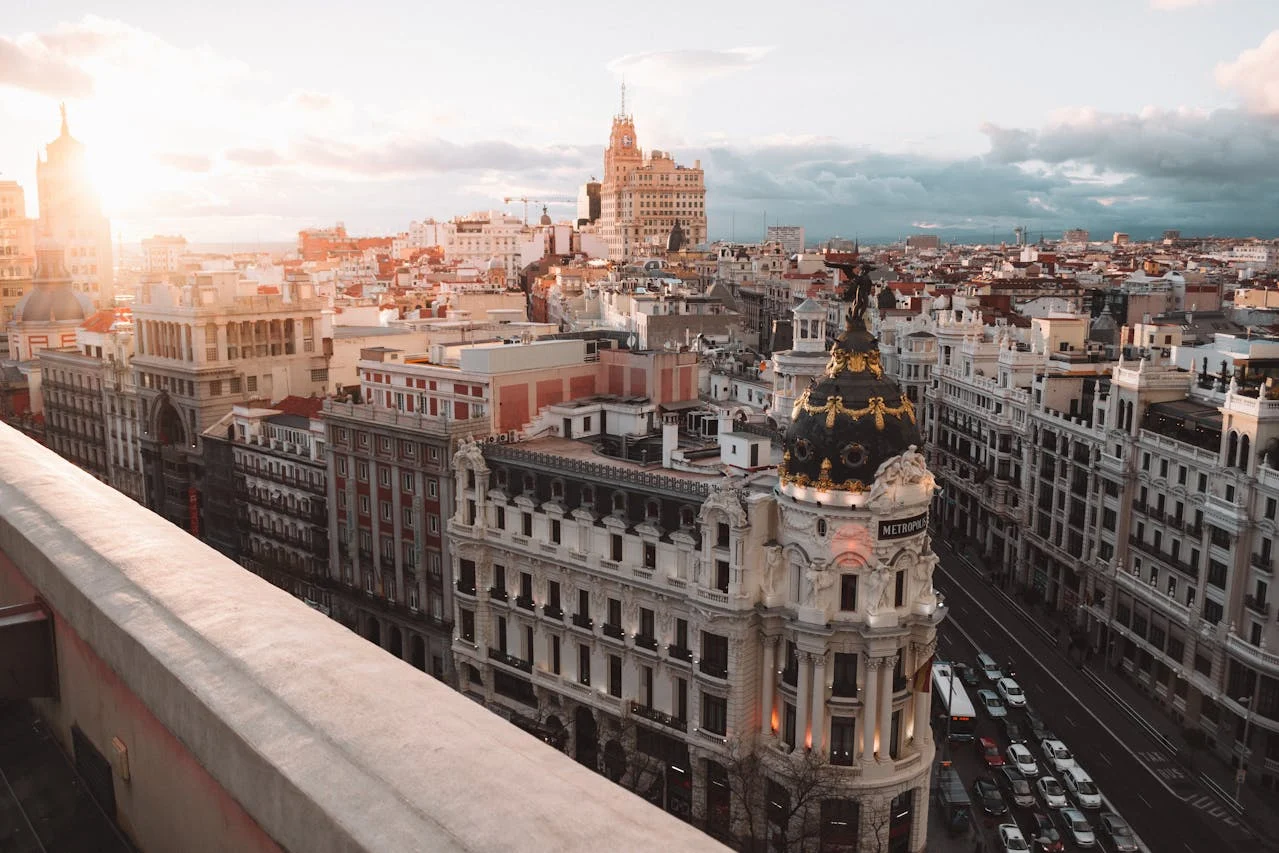 LA GRAN VÍA Y SU ICONO INDISCUTIBLE: UN LEGADO VISUAL