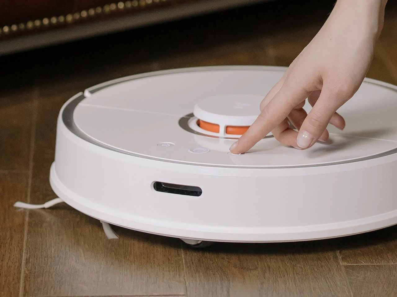 Tu aspirador robot te está espiando: Lo que graba de tu casa y a quién se lo envía