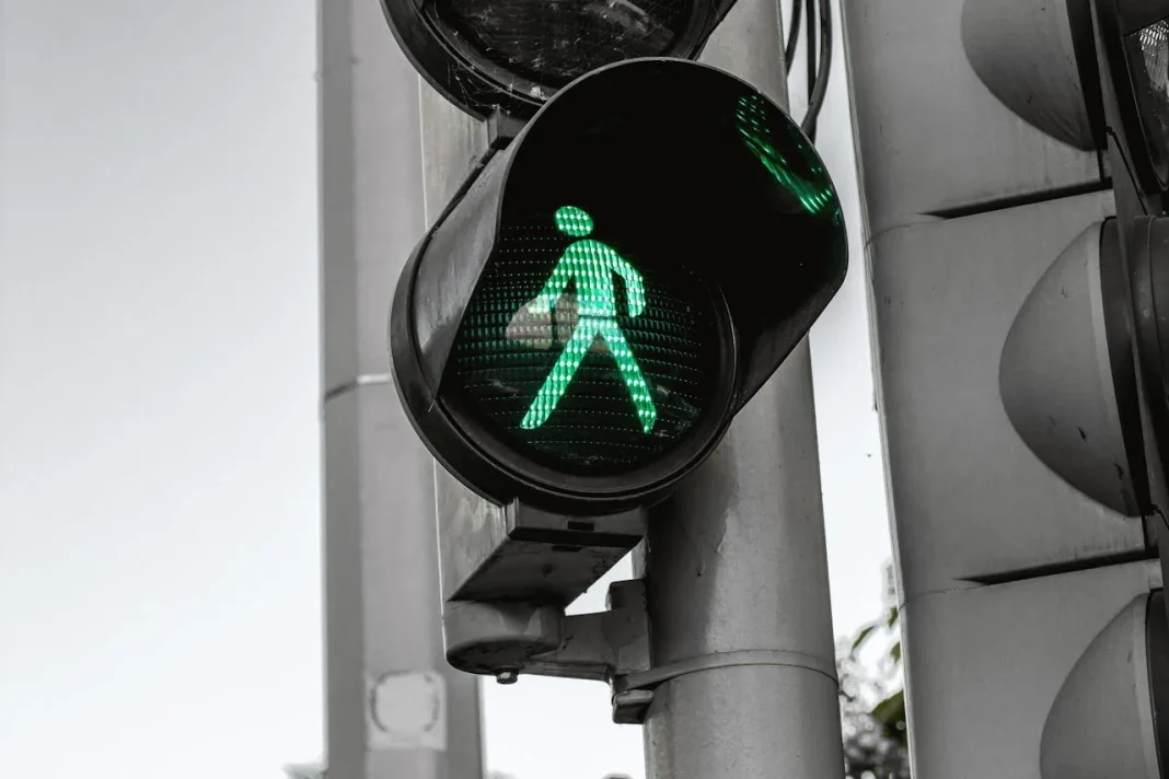 La DGT te vigila en los semáforos: Si haces ESTO, la multa es instantánea