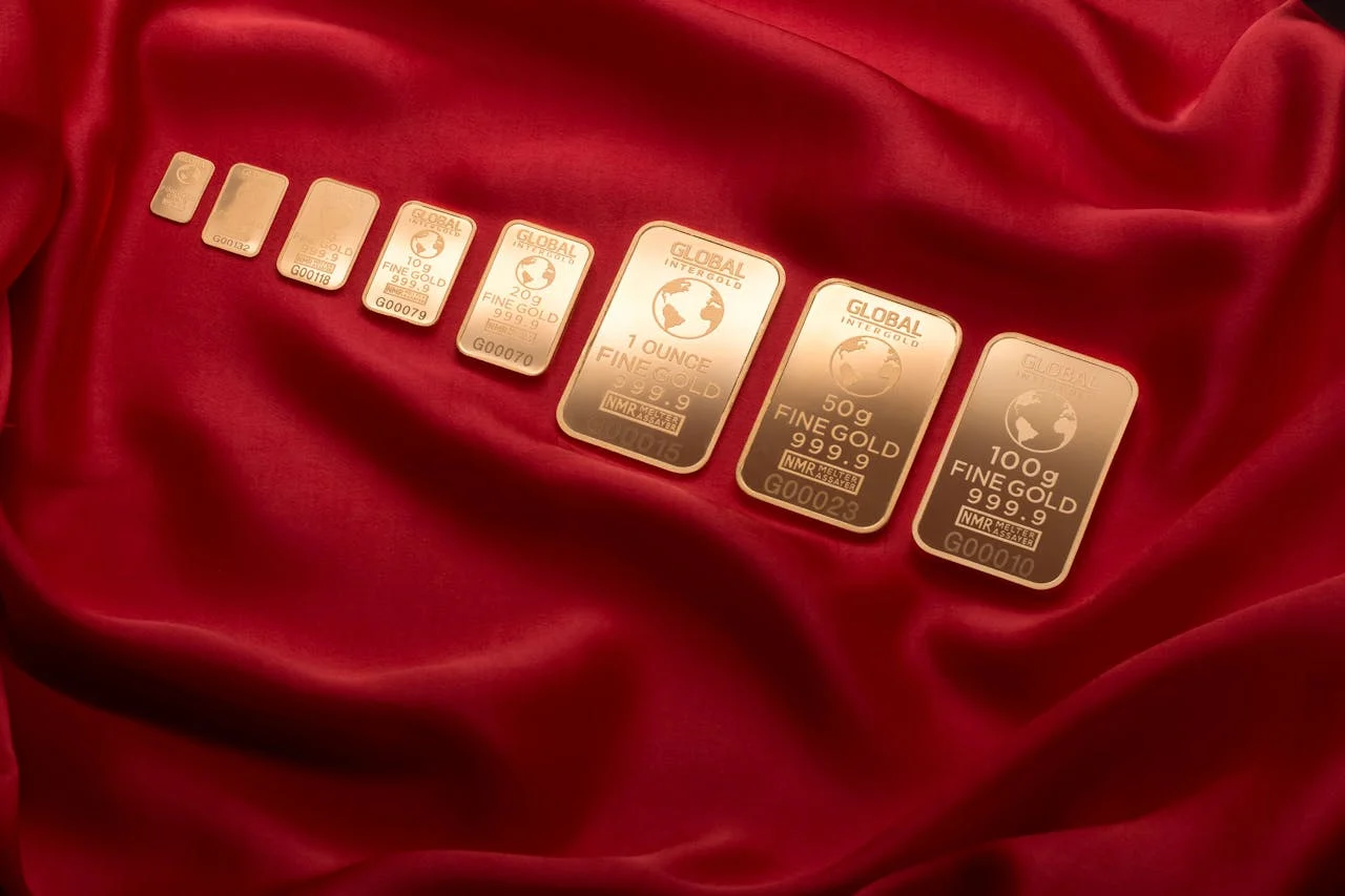 ¡Alquimia real! Científicos pillan el truco para convertir plomo en oro, pero hay una pega 2 Merca2.es EL GRAN COLISIONADOR DE HADRONES Y SU MAGIA ATÓMICA: ASÍ NACE EL ORO MODERNO