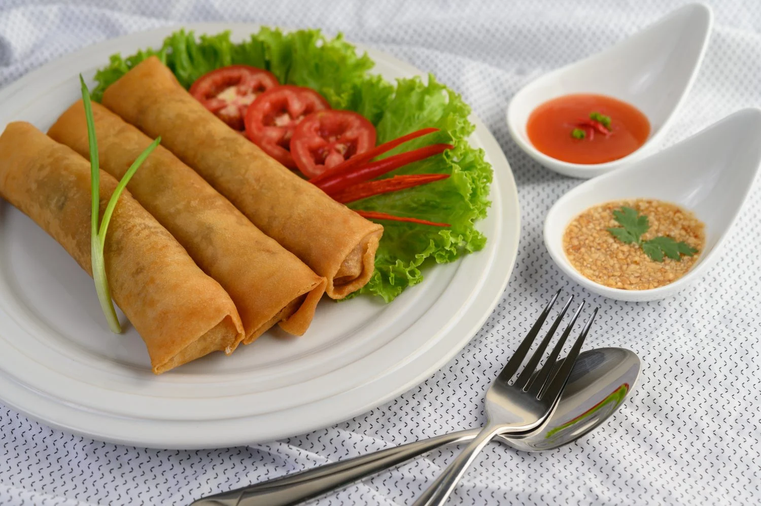 Aprende a hacer rollitos de primavera caseros: El aperitivo asiático por excelencia