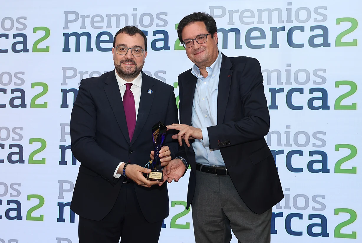 Barbón y Óscar López (Fuente: Merca2)
