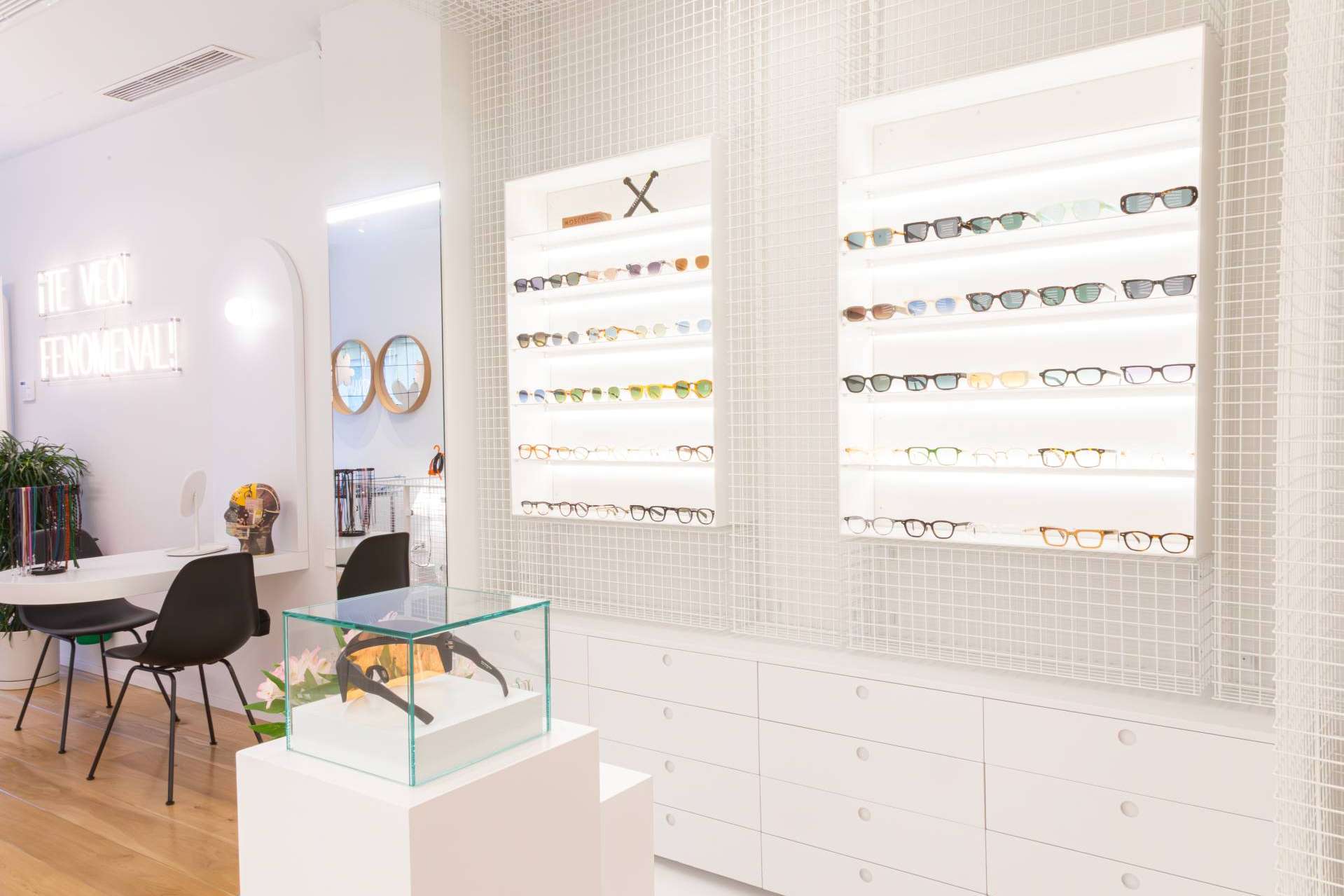 L’Atelier Ópticas celebra un año de diseño y cuidado visual en pleno corazón de Madrid