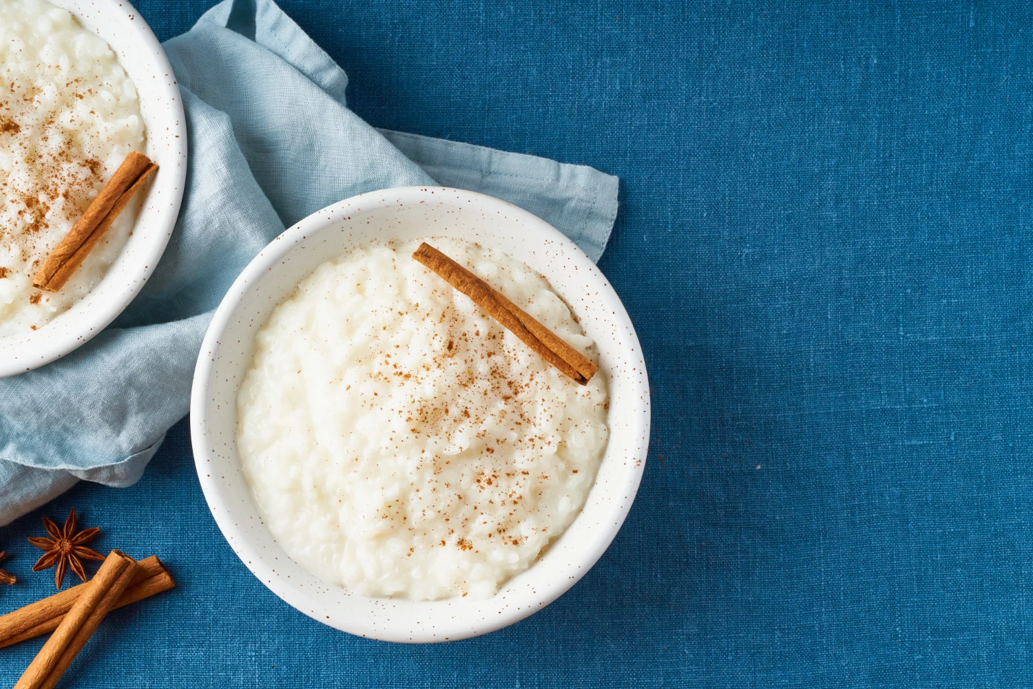 El arroz con leche más cremoso del mundo se hace en Asturias y su secreto es un ingrediente que tienes en la nevera y nunca pensarías usar