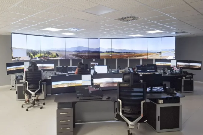 Aena presentará buenos resultados en el trimestre, pero sin muchas alegrías 1 Merca2.es Aena Vigo Torre de Control Digital Merca2.es