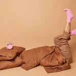 ¿Duermes con calcetines o sin ellos? La ciencia desvela que debes hacer para descansar mejor