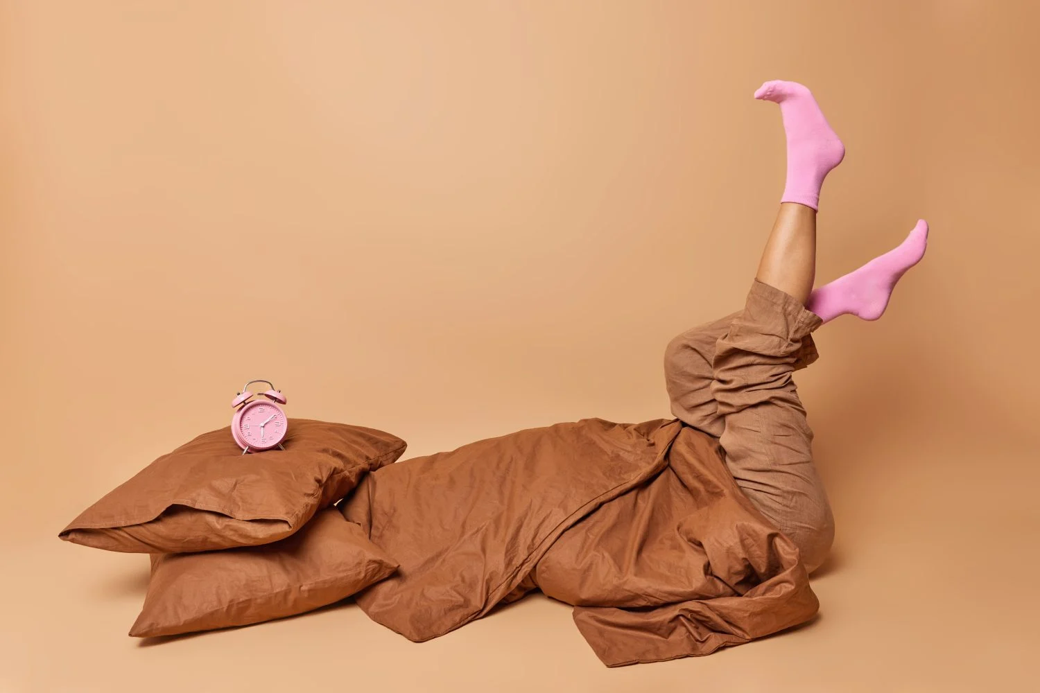 ¿Duermes con calcetines o sin ellos? La ciencia desvela que debes hacer para descansar mejor