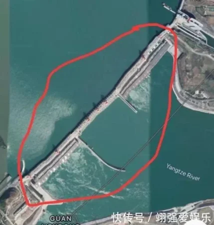 Increíble pero cierto: Lo confirma la NASA, China ha modificado el eje de la Tierra lo que ha provocado que los días sean más largos 2 Merca2.es ¿Cómo puede una barrera cambiar la línea giratoria de la Tierra?