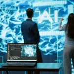 La IA lo está revolucionando todo, pero el toque humano sigue siendo fundamental en la relación entre las empresas y sus clientes