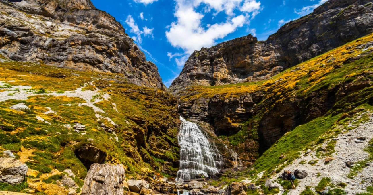 La mejor ruta de senderismo de España empieza en este pequeño pueblo de los Pirineos