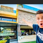 Te enseñamos la ‘Epic House’ del famoso Youtuber Plex en Madrid, actual pareja de la cantante Aitana