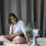 Un médico advierte de lo que te va a ocurrir si duermes asiduamente con el ventilador encendido
