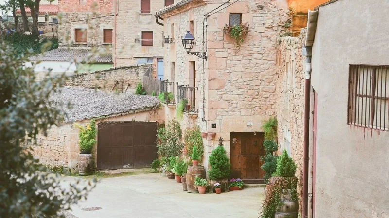 Pueblos en riesgo y vivienda asequible: el futuro que se abre en la España interior 1 Merca2.es Vivienda2 Merca2.es