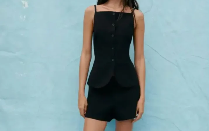 4. Set de chaleco con botones y pantalón corto