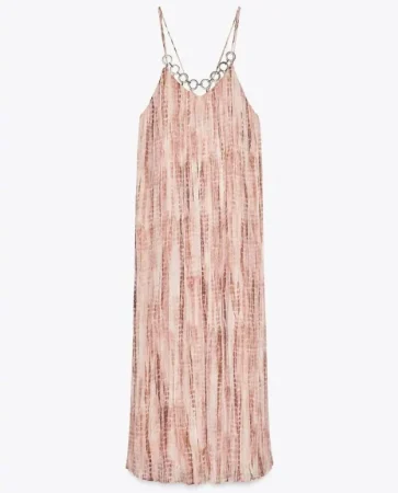 El vestido de playa de Zara: el nuevo imprescindible del verano
