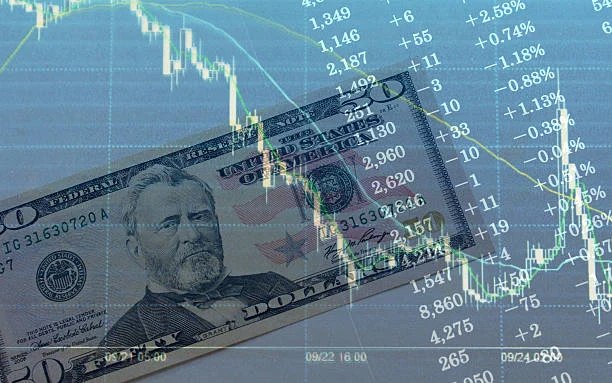 DWS es positivo con la Bolsa a 12 meses, pero prevé retrocesos temporales 2 Merca2.es bonos 7 istockphoto Merca2.es