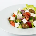 «Horiatiki», receta de ensalada griega: Un sabor sano y refrescante del Mediterráneo