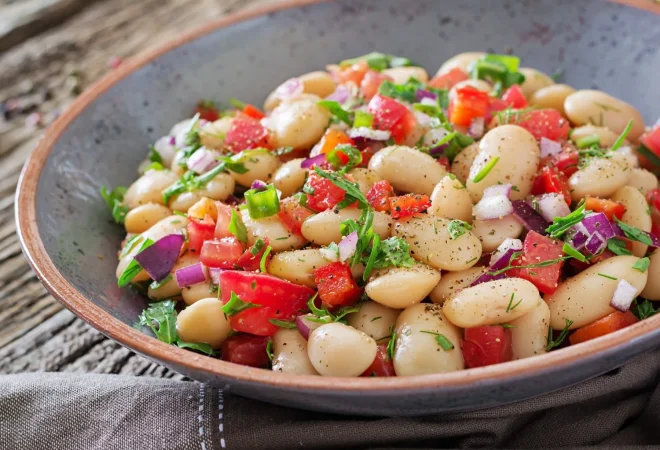 ensalada de alubias blancas ensalada vegana 1 Merca2.es