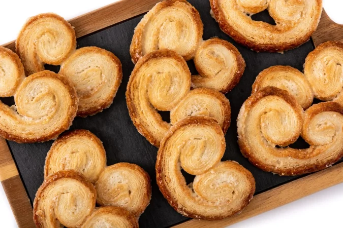 hojaldre palmier aislado sobre fondo blanco 1 Merca2.es