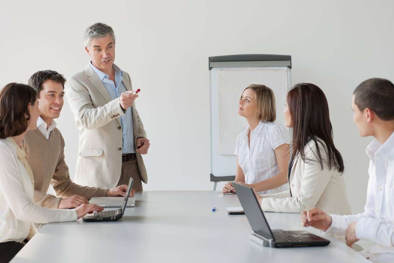 Cómo un LMS Empresarial puede ayudar a mejorar un plan de formación empresarial