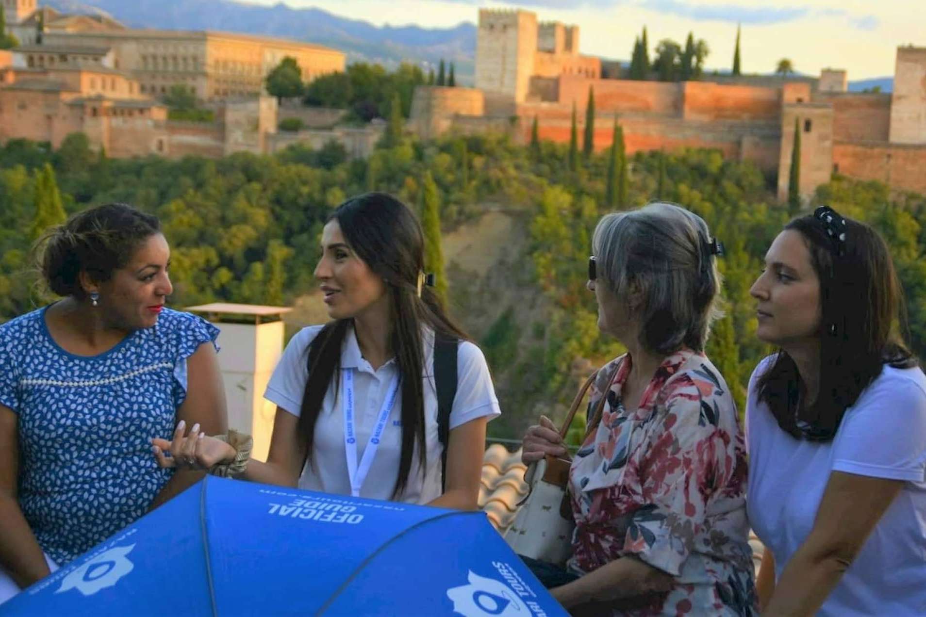 Lo que esconde el Albaicín y el Sacromonte; el lado más desconocido (y mágico) de Granada que no aparece en las postales