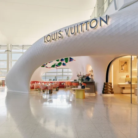 Hermès, Kering y Louis Vuitton pujan por los edificios comerciales más emblemáticos de Europa 1 Merca2.es louis vuitton CAFE LONDON HEATHROW PARTNERSHIPS DI2 Merca2.es