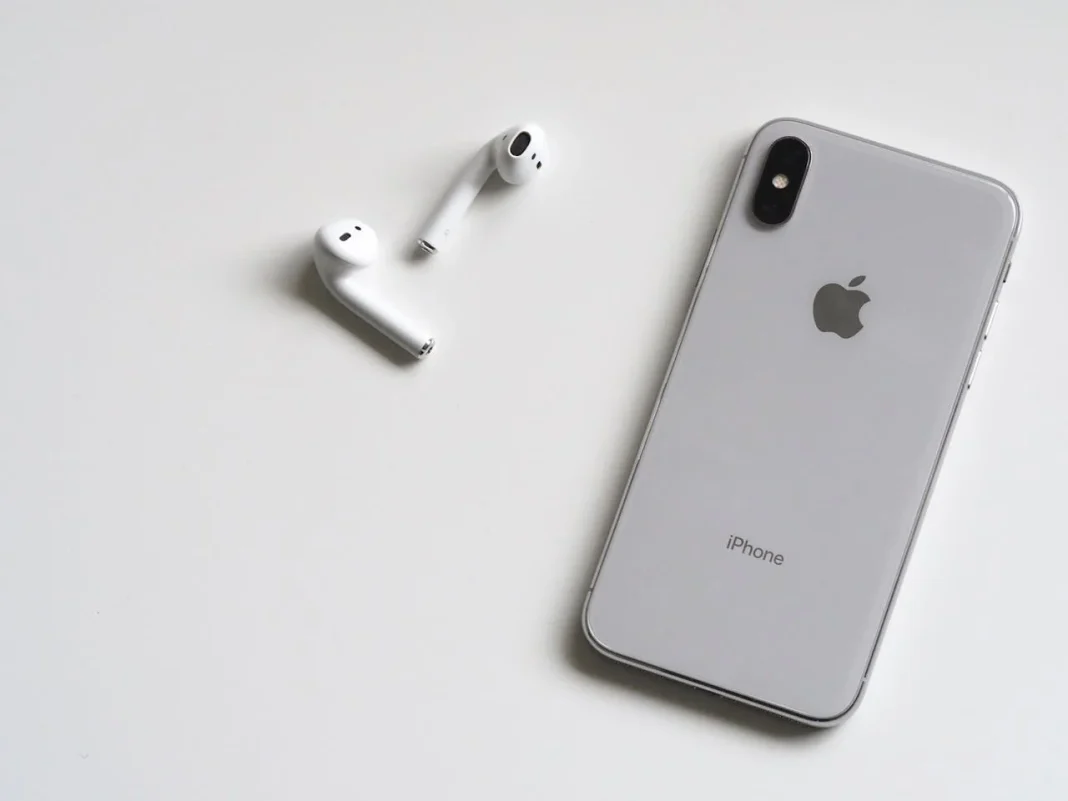 Si tu iPhone se calienta mucho al cargar, estás cometiendo este error garrafal que está destruyendo tu batería
