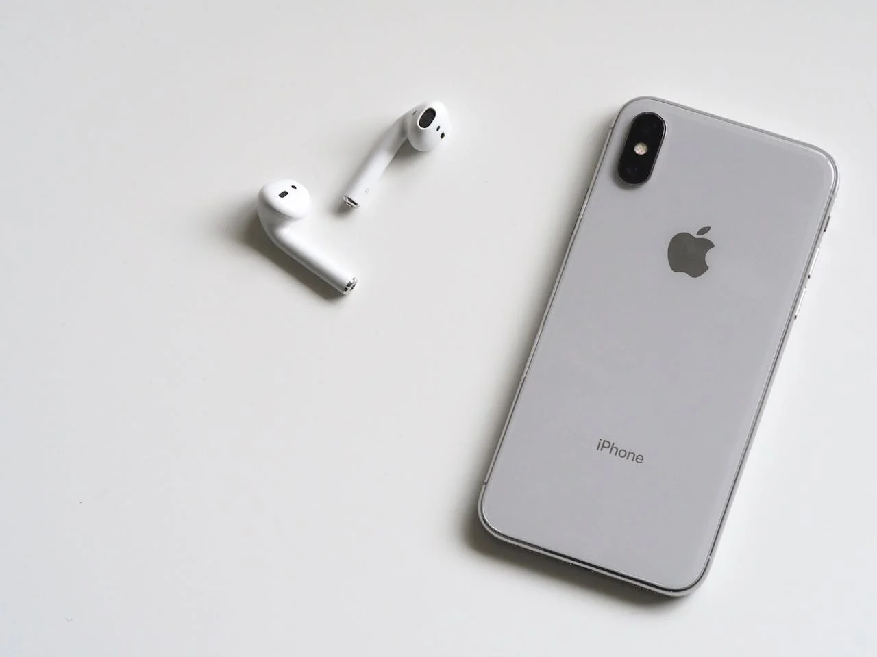 Si tu iPhone se calienta mucho al cargar, estás cometiendo este error garrafal que está destruyendo tu batería