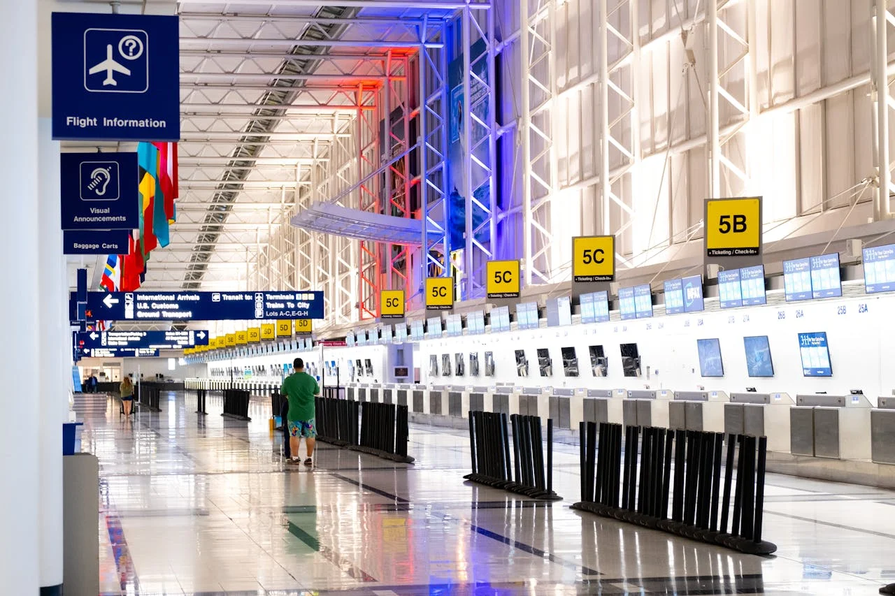Sabías que hay nuevos artículos prohibidos en el equipaje de mano en los aeropuertos españoles: Conócelos y evita multas