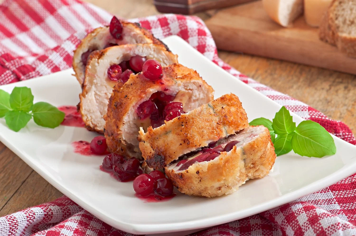 Redondo de pavo con frutos rojos: Una sinfonía de sabores dulces y salados para toda la familia