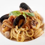 Spaghetti frutti di mare: Una deliciosa bocanada de mar Mediterraneo en tu plato