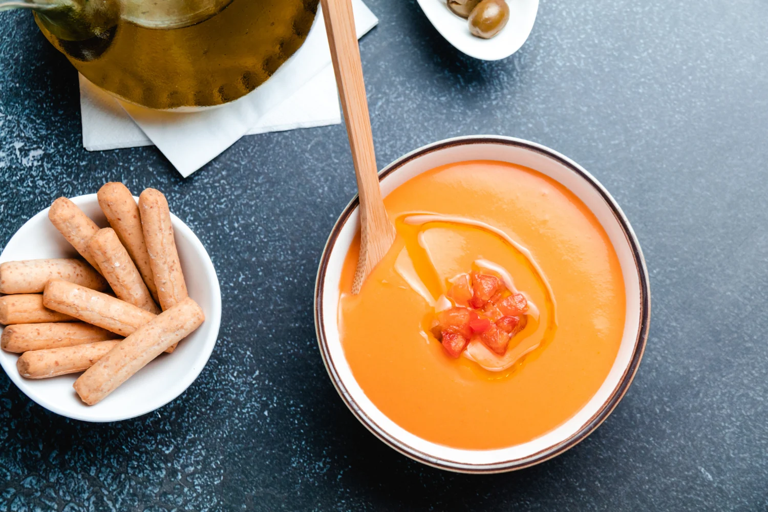 Así preparo un salmorejo cordobés auténtico en 5 minutos con la batidora
