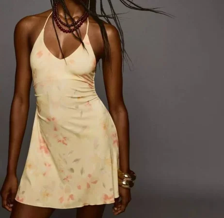 Vestido halter corto estampado – 22,99 €