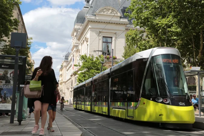 CAF logra dos nuevos contratos en Francia por más de 300 millones de euros 2 Merca2.es CAF Tranvia St. Etienne Merca2.es