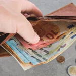 Dime tu sueldo y te diré a qué tipo de clase perteneces: baja, media o alta, según la OCDE