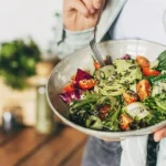 Este es el motivo por el que debes cenar mucho antes de lo que lo haces, tu cuerpo te lo agradecerá