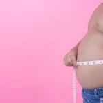 Este es el principal motivo por el que puede haberte salido una prominente barriga de la noche a la mañana y deberías preocuparte