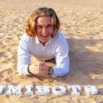 FCC y OHLA invierten en la startup Umibots: robots para limpiar las playas y otras tecnologías ‘beach’