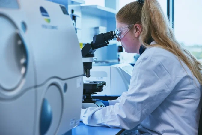 Grifols se va a máximos anuales de la mano de una nota positiva de JP Morgan 2 Merca2.es Grifols Quality Control Laboratory Irlanda Merca2.es