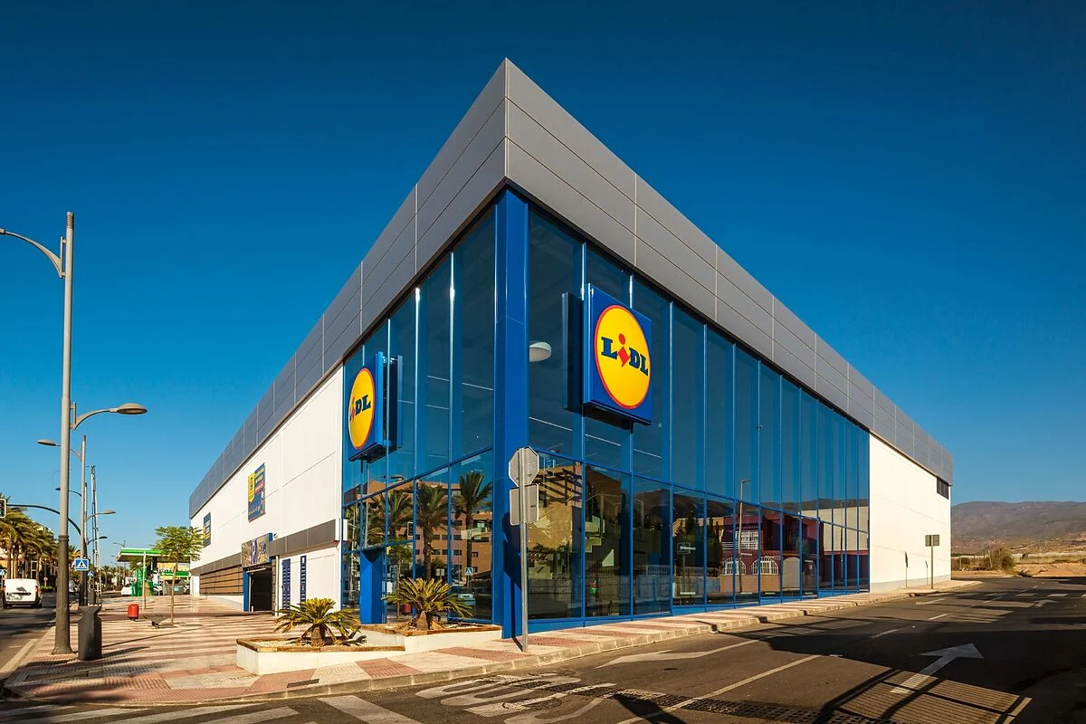 Mercadona, Carrefour y Lidl consiguen crecer un 3,5% en el primer semestre