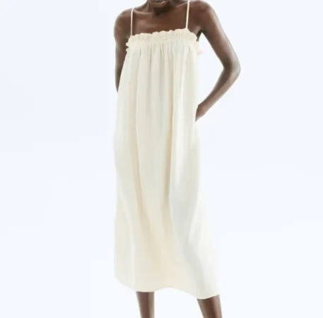 10. Vestido beige boho: estilo relajado y sofisticado