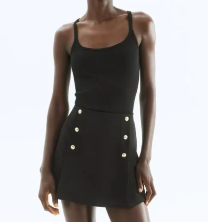 9. Falda pantalón mini: atrevimiento y comodidad
