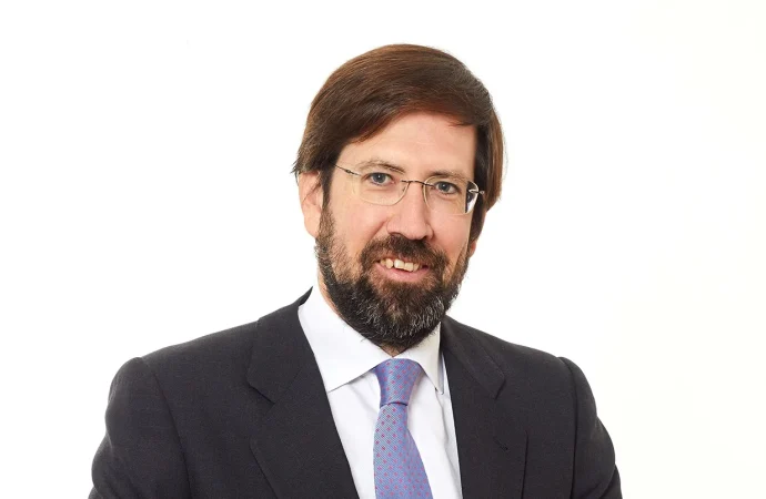 El inversor español recurre a la gestión activa en un contexto de mayor volatilidad geopolítica 1 Merca2.es Leonardo Fernandez Schroders Merca2.es