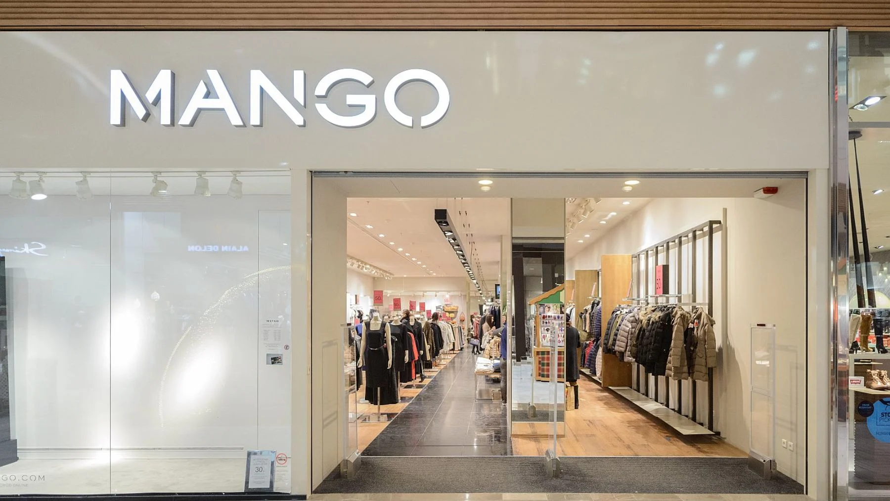 Mango está arrasando con sus novedades en tiendas para esta semana que se convertirá seguro en tendencia