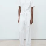 Mango lo tiene muy claro, un mono blanco siempre es sinónimo de elegancia, no te pierdas su gran variedad