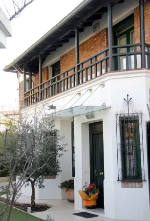 No te pierdas el casoplón de dos plantas en el que vive Ana Rosa Quintana al norte de Madrid 83 Merca2.es Un elegante refugio en el norte de Madrid