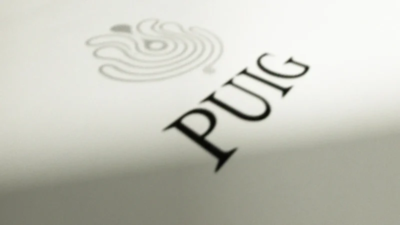 Barclays rebaja a Puig porque considera que la categoría de fragancias se modera 1 Merca2.es Puig logo. Fuente: Puig